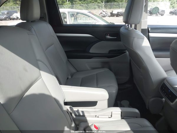 2017 TOYOTA HIGHLANDER XLE