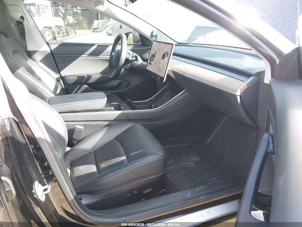 2020 TESLA MODEL 3 — I5
