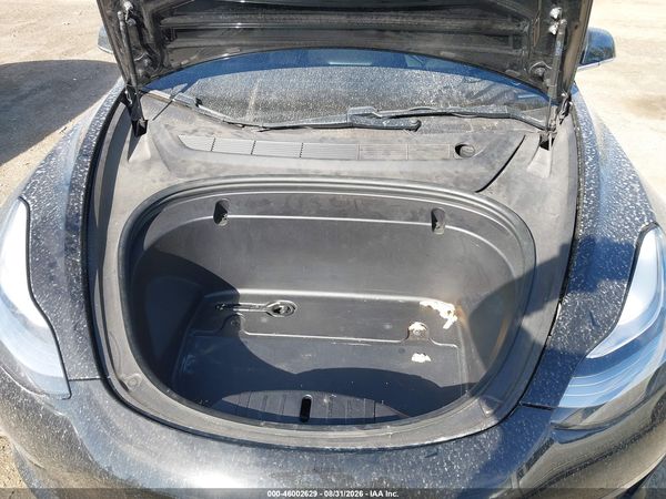 2020 TESLA MODEL 3 — I10