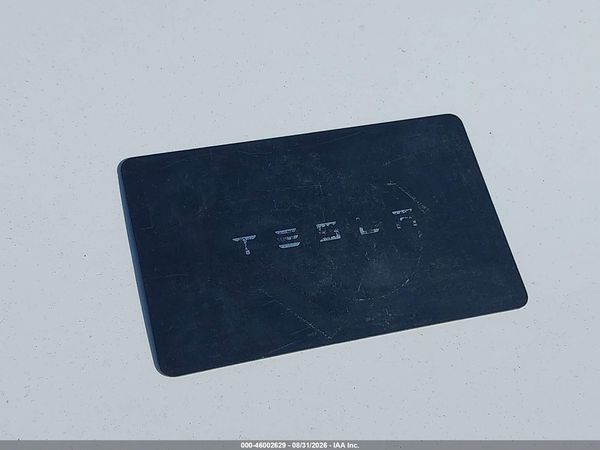 2020 TESLA MODEL 3 — I11