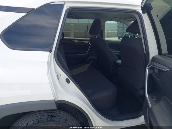 2022 TOYOTA RAV4 LE — I8