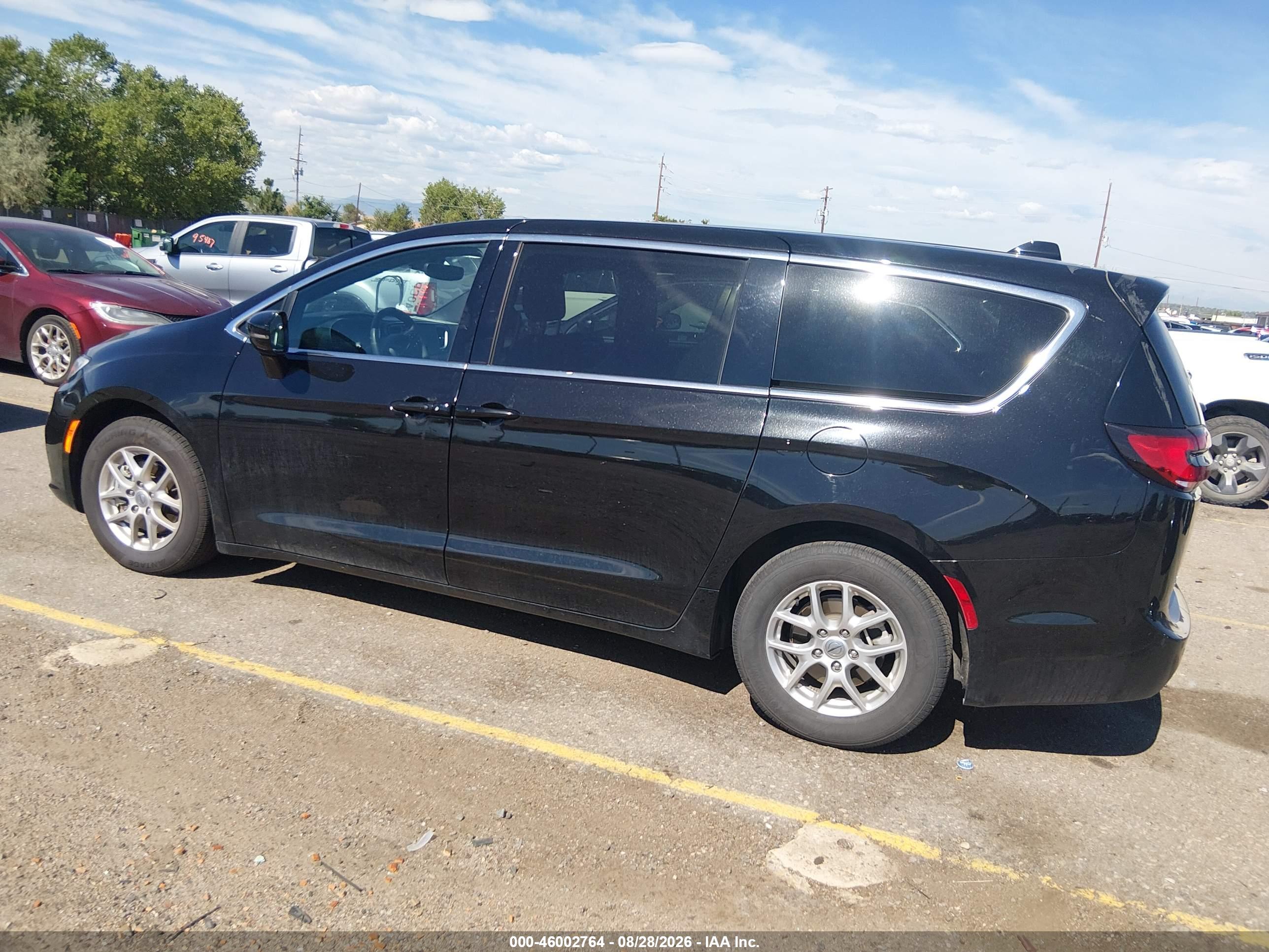 2025 CHRYSLER PACIFICA SELECT