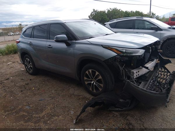 2021 TOYOTA HIGHLANDER XLE — I1