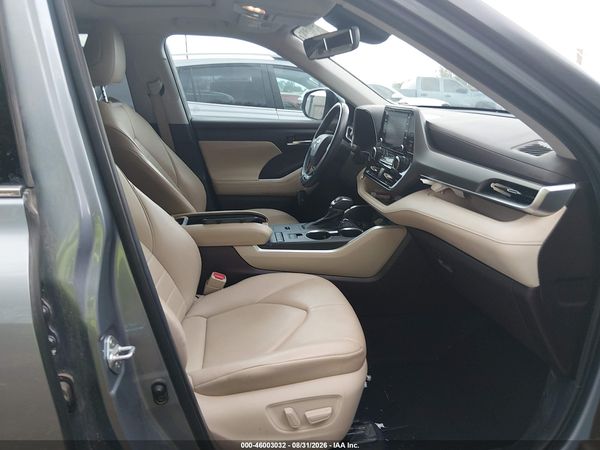 2021 TOYOTA HIGHLANDER XLE — I5