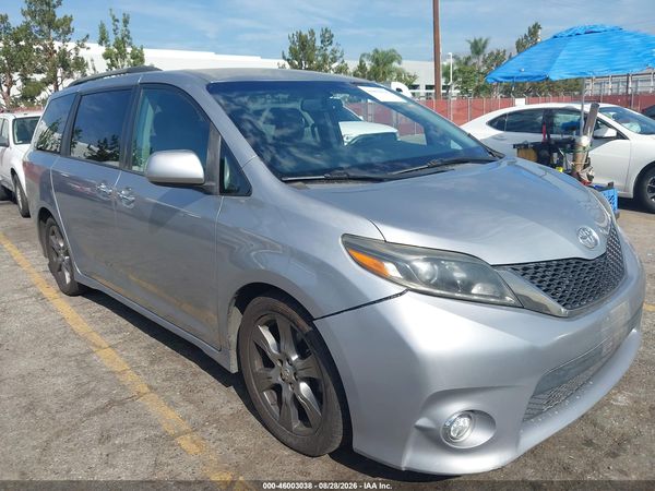 2017 TOYOTA SIENNA SE 8 PASSENGER