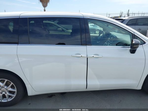 2024 CHRYSLER VOYAGER LX