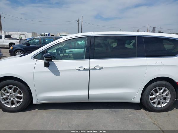 2024 CHRYSLER VOYAGER LX