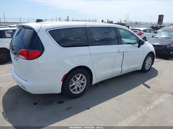 2024 CHRYSLER VOYAGER LX
