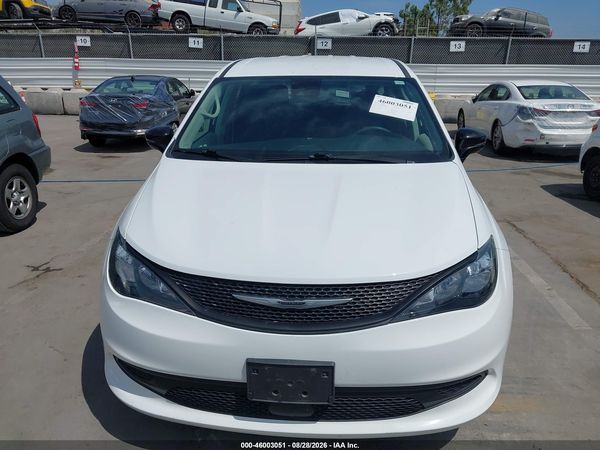 2024 CHRYSLER VOYAGER LX