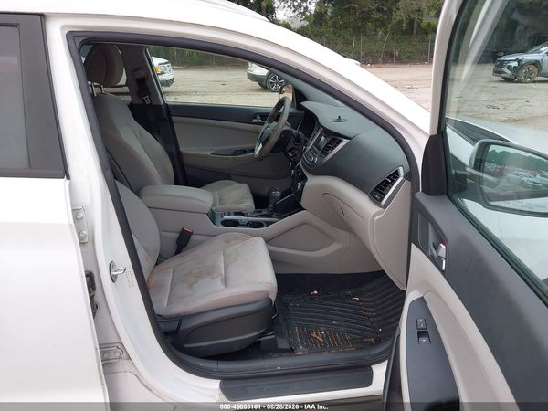 2016 HYUNDAI TUCSON SE
