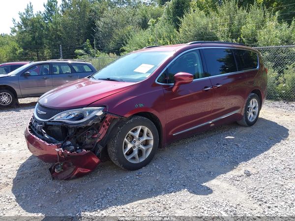 2017 CHRYSLER PACIFICA — I2