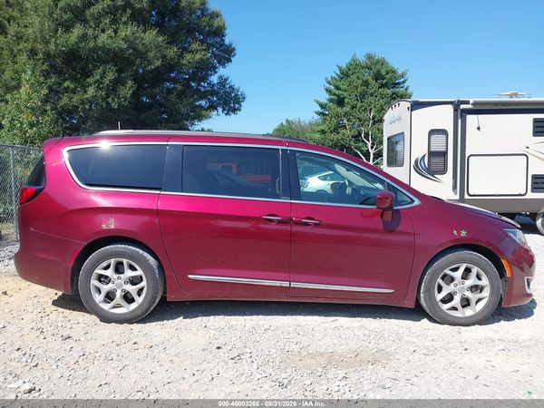 2017 CHRYSLER PACIFICA TOURING-L — I116