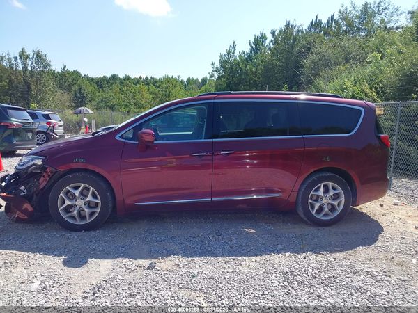 2017 CHRYSLER PACIFICA TOURING-L — I117