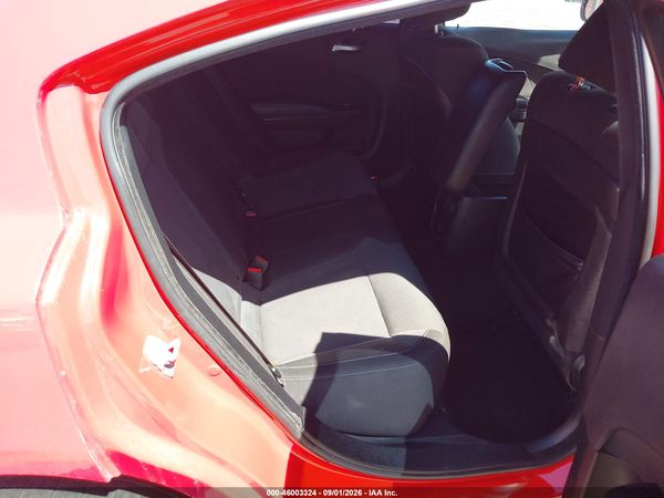 2016 DODGE CHARGER SXT — I8