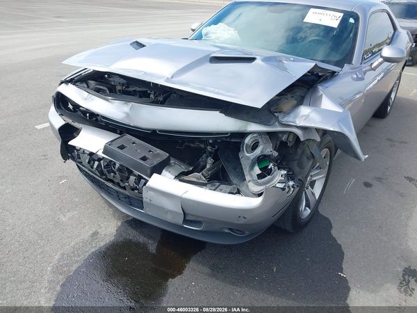 2016 DODGE CHALLENGER SXT — I6