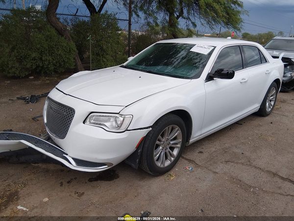 2015 CHRYSLER 300 — I2