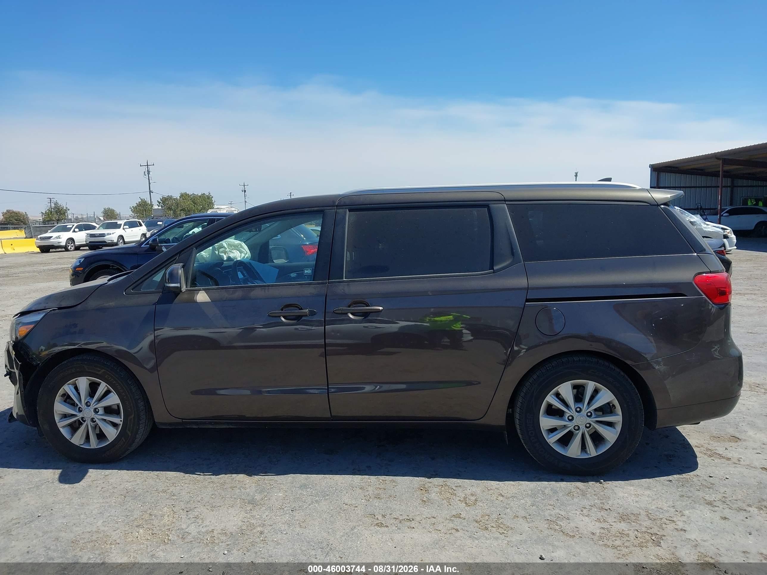 2016 KIA SEDONA LX