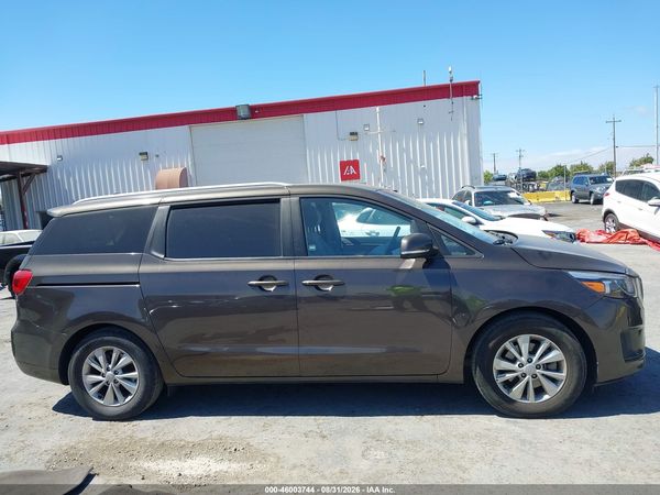 2016 KIA SEDONA LX