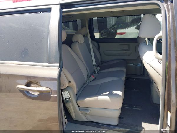 2016 KIA SEDONA LX