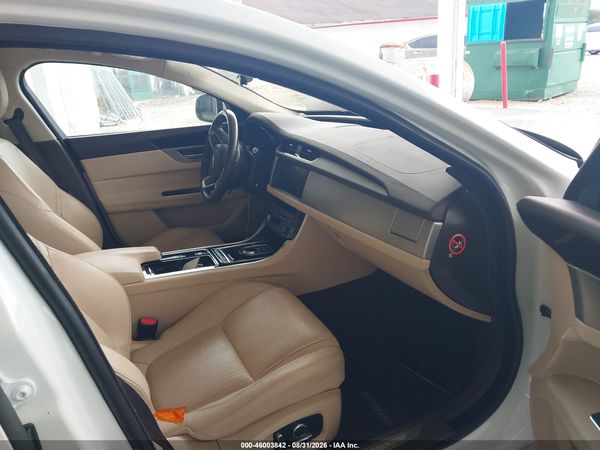2019 JAGUAR XF 30T PRESTIGE — I5