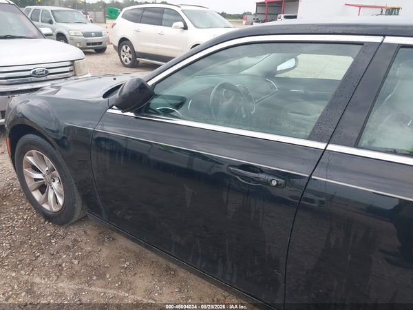 2015 CHRYSLER 300 LIMITED — I6