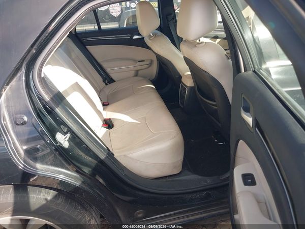 2015 CHRYSLER 300 LIMITED — I8