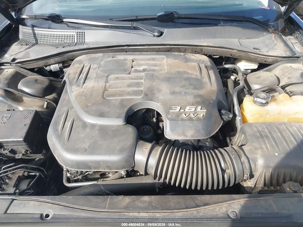 2015 CHRYSLER 300 LIMITED — I10