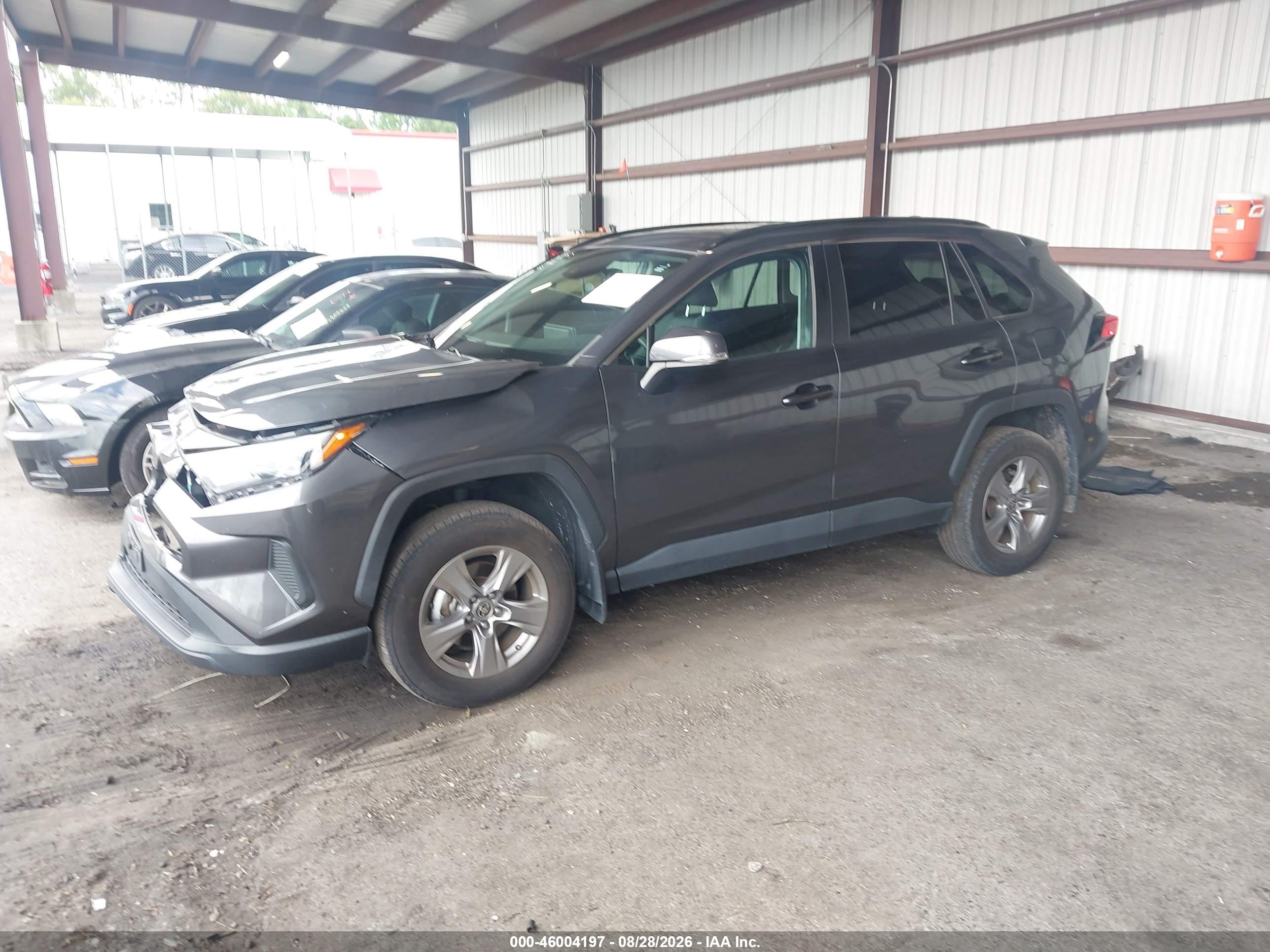 2024 TOYOTA RAV4 XLE — I2
