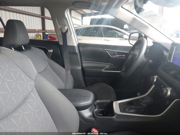 2024 TOYOTA RAV4 XLE — I5