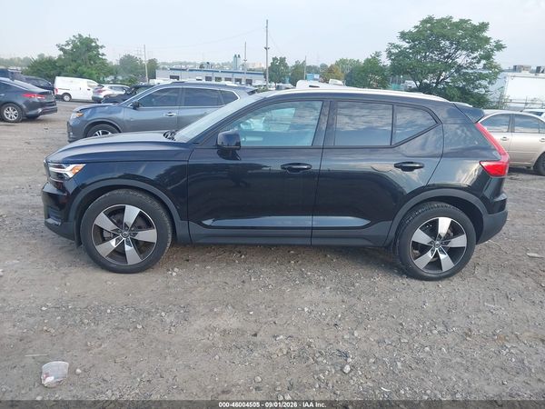 2020 VOLVO XC40 T5 MOMENTUM