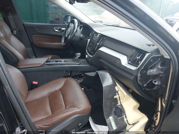 2018 VOLVO XC60 T5 MOMENTUM