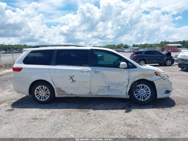 2015 TOYOTA SIENNA XLE 8 PASSENGER