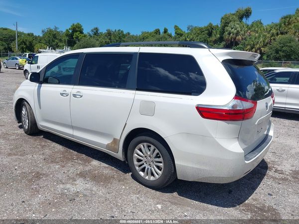 2015 TOYOTA SIENNA XLE 8 PASSENGER