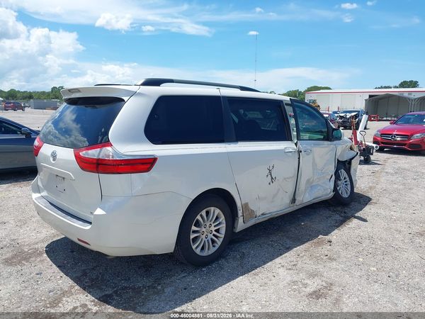 2015 TOYOTA SIENNA XLE 8 PASSENGER