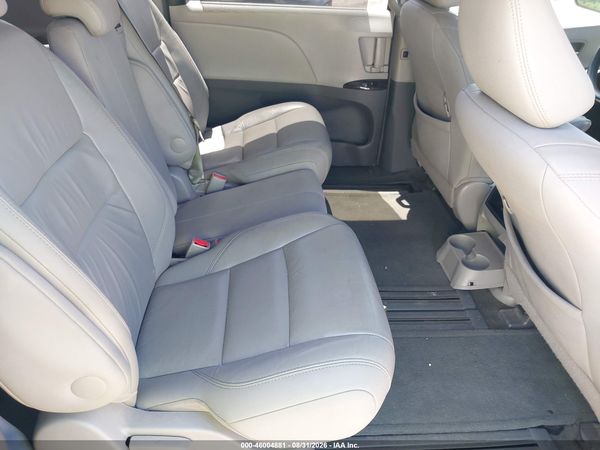 2015 TOYOTA SIENNA XLE 8 PASSENGER