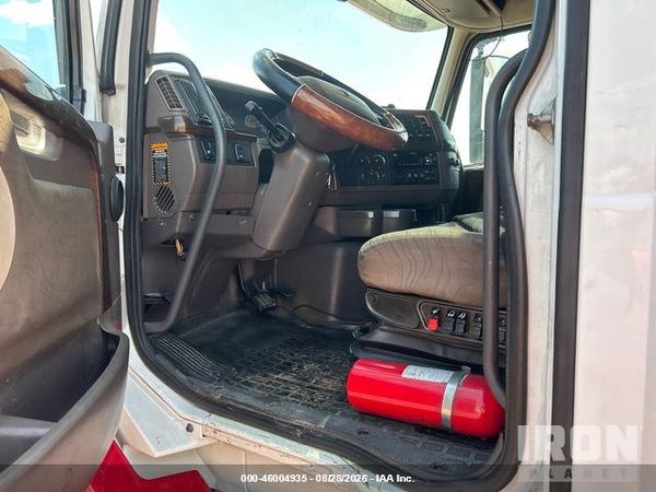 2017 VOLVO VNL