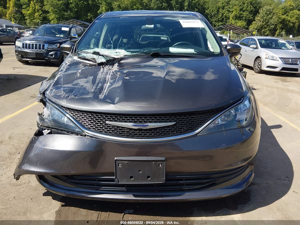 2020 CHRYSLER VOYAGER LX