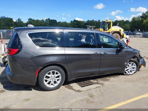 2020 CHRYSLER VOYAGER LX