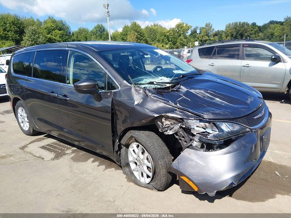 2020 CHRYSLER VOYAGER LX