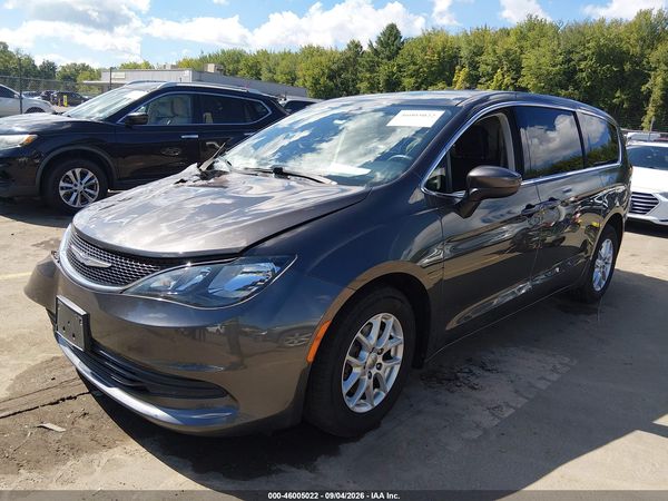 2020 CHRYSLER VOYAGER LX