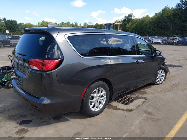 2020 CHRYSLER VOYAGER LX