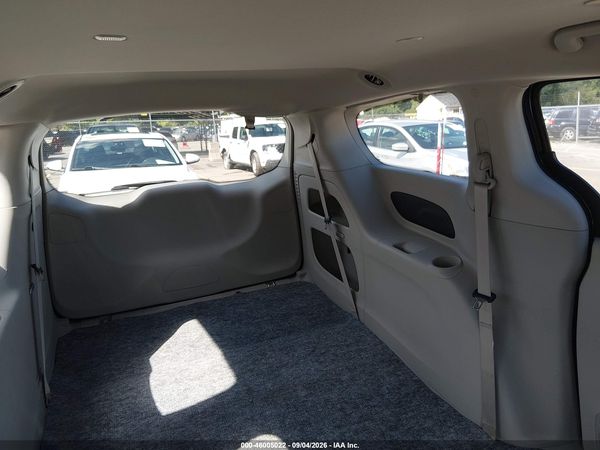 2020 CHRYSLER VOYAGER LX