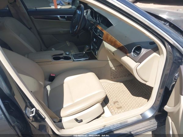 2014 MERCEDES-BENZ C 250 LUXURY — I5