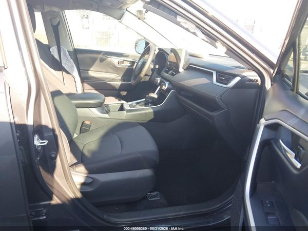 2024 TOYOTA RAV4 XLE — I5