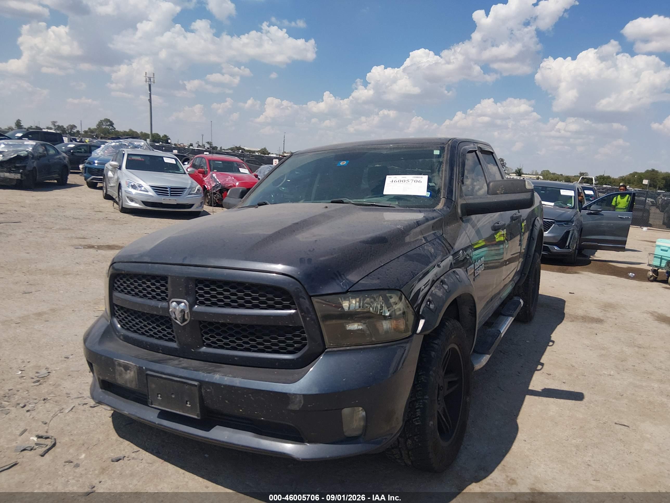 2019 RAM 1500 CLASSIC EXPRESS  4X4 6'4 BOX — I2