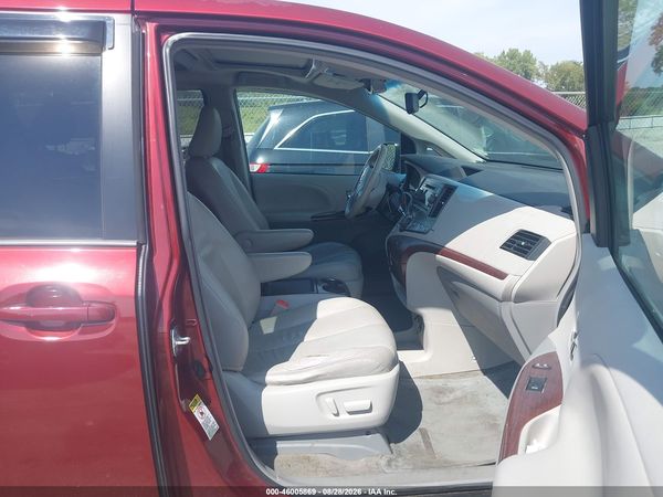 2013 TOYOTA SIENNA XLE V6 8 PASSENGER — I5