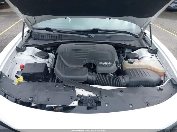 2019 DODGE CHARGER SXT AWD — I10
