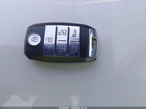 2017 KIA SEDONA LX — I11