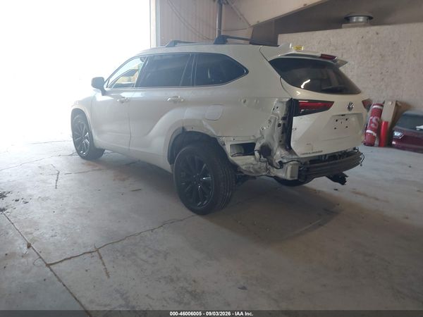 2022 TOYOTA HIGHLANDER — I3