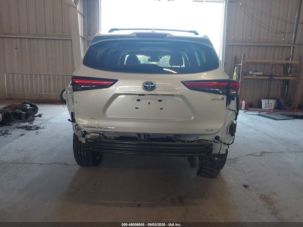 2022 TOYOTA HIGHLANDER — I119